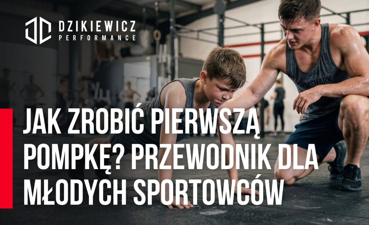 Młody sportowiec uczy się wykonywać pierwszą pompkę pod okiem trenera